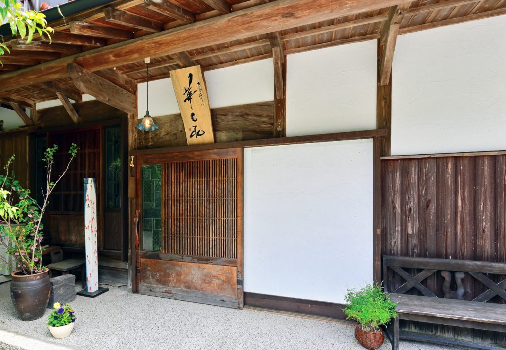 ぎゃらりぃ華日和玄関